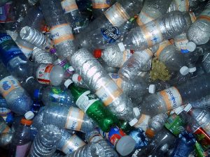 Envases_agua_plasticos_aguaembotellada